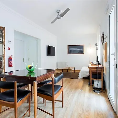 House With Private Terrace, Days And Long Apartment *
