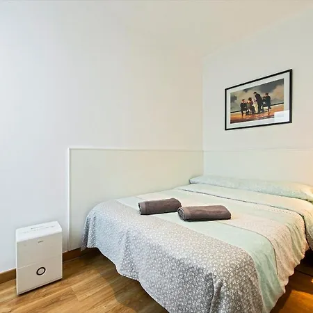 House With Private Terrace, Days And Long Apartment *